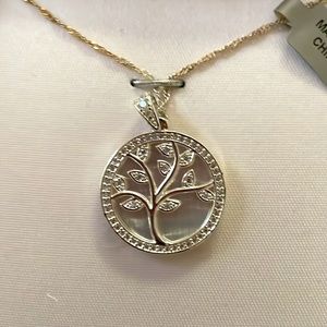 Family Tree Necklace (never worn)